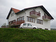 Ku�a - pogled s zadnje strane